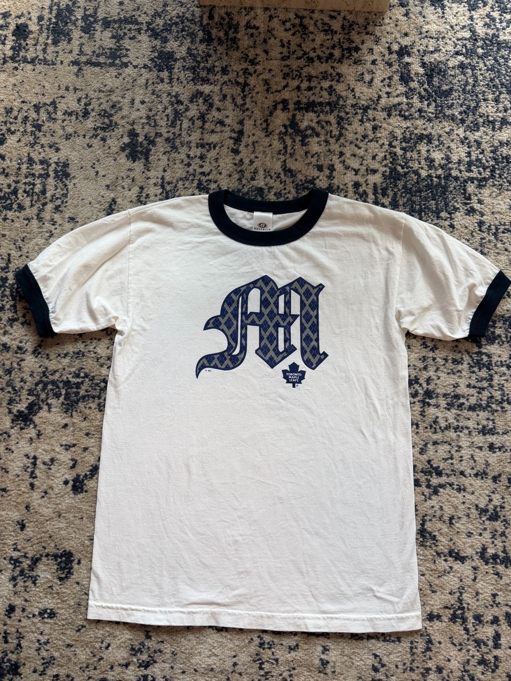 Vintage Toronto Maple Leafs Men's White Ringer T-Shirt with Navy Graphic